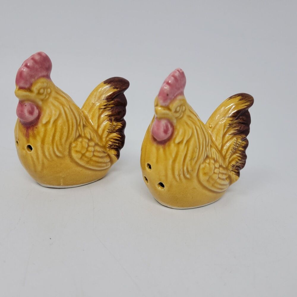 1950s Japan Porcelain Chicken Farmhouse Country Salt & Pepper Shaker Set 2.5"